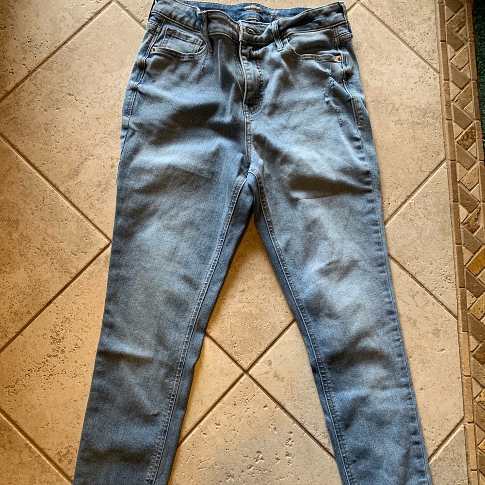 ⚡️SALE⚡️Distressed Rockstar Jeans